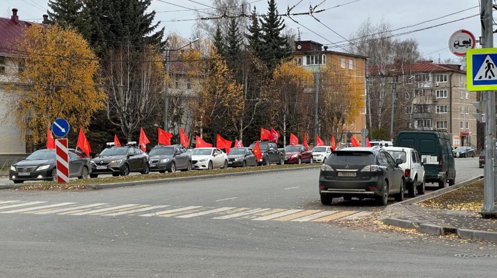 29 октября коммунисты и комсомольцы Марий Эл вместе со всей страной отметили 106-летие Ленинского Комсомола