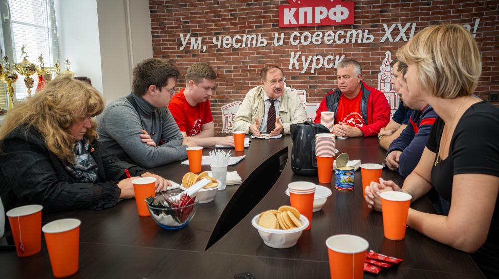 Курская область. Политзанятие в память жертв "черного" октября 1993 года вместе с воронежцами и мотострелками