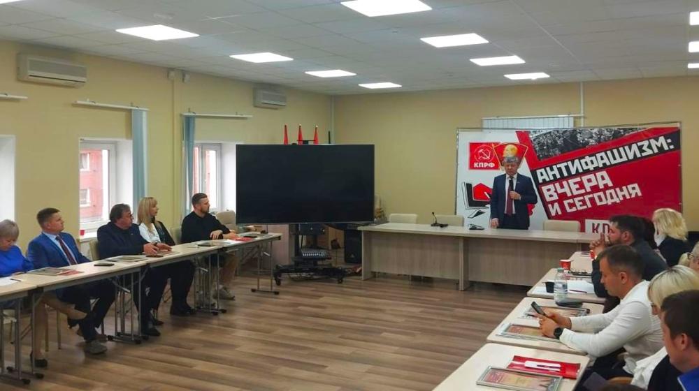 Дмитрий Новиков в Ленинграде-Санкт-Петербурге: Учиться коллективной борьбе, укреплять профсоюзы, солидарно защищать трудящихся!