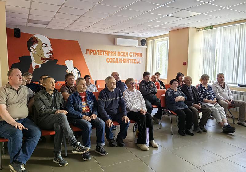 Ивановский горком КПРФ провел показ фильма, посвященного трагическим событиям октября 1993 года