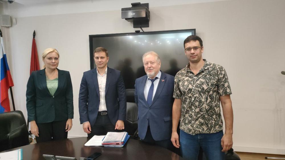 Москва. Народная приемная КПРФ в ВАО. Сергей Обухов: Встреча в ДКР по проблеме «разорения» парка Сокольники оставила больше вопросов, чем ответов
