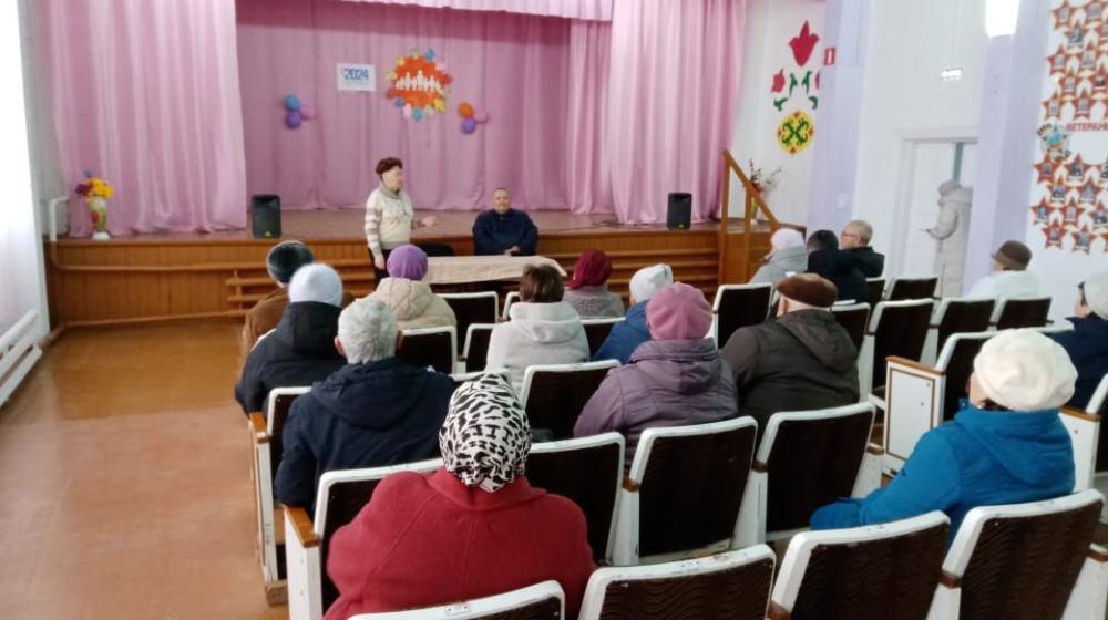 Лидер коммунистов Тюменской области Тамара Казанцева встречается с избирателями в сельской местности