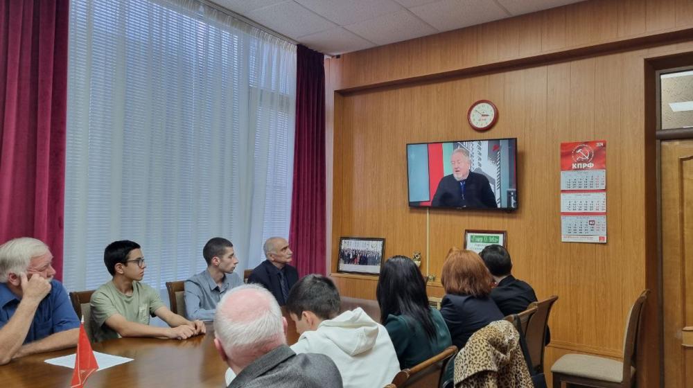 «Не забудем! Не простим!» В Дагестане прошла акция, посвященная трагическим событиям октября 1993-го