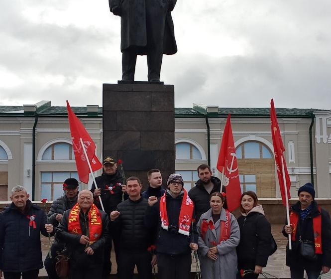 Подмосковные коммунисты в рабочем строю