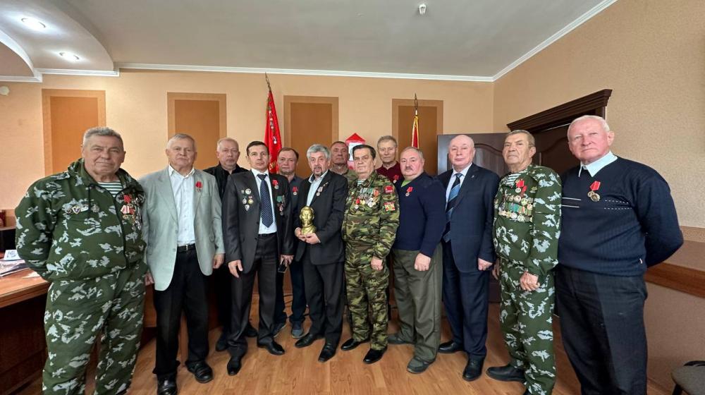 Представитель Нижегородского отделения КПРФ Владимир Дзержинский провел серию рабочих встреч в Луганске