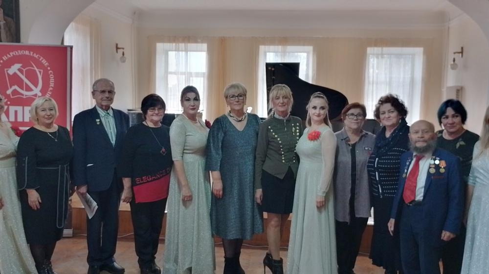 В Великом Новгороде прошёл праздничный концерт, посвящённый Дню рождения Комсомола