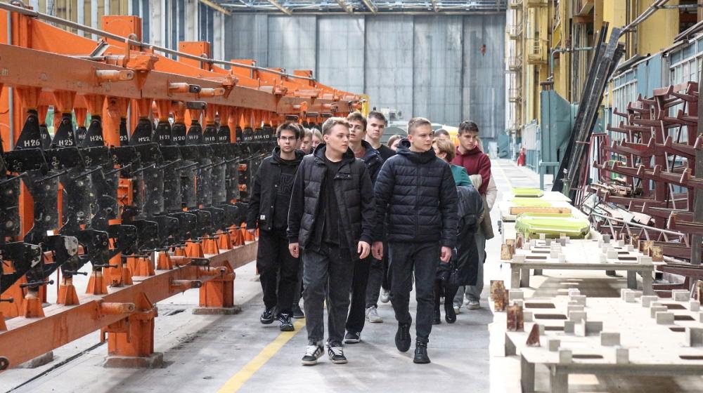 Лискинские школьники ознакомились с работой Воронежского авиазавода в рамках проекта «Первым делом самолеты»