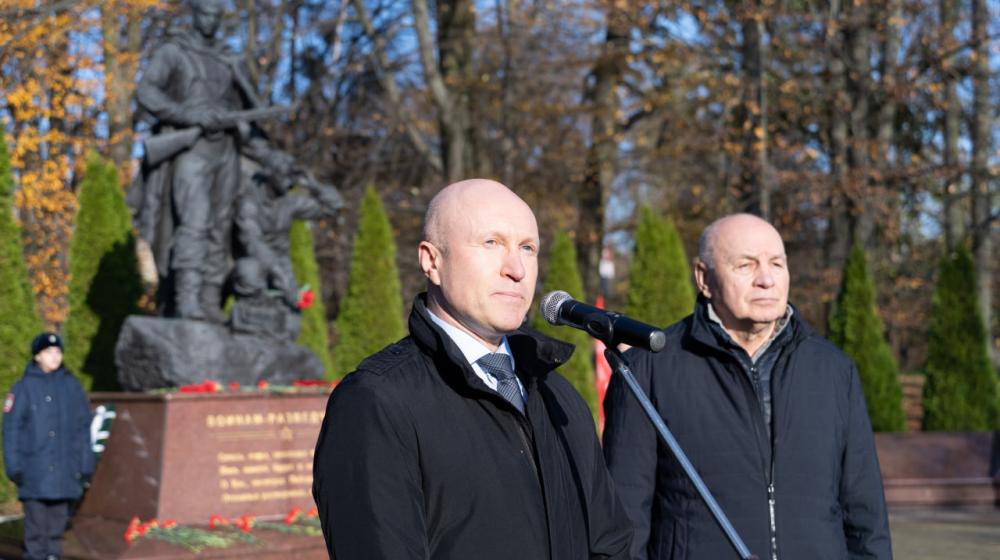 Калининградские коммунисты поздравили военных разведчиков с профессиональным праздником