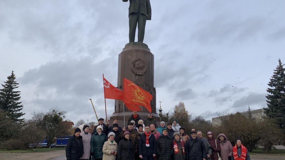 Калининградские коммунисты почтили память Михаила Ивановича Калинина