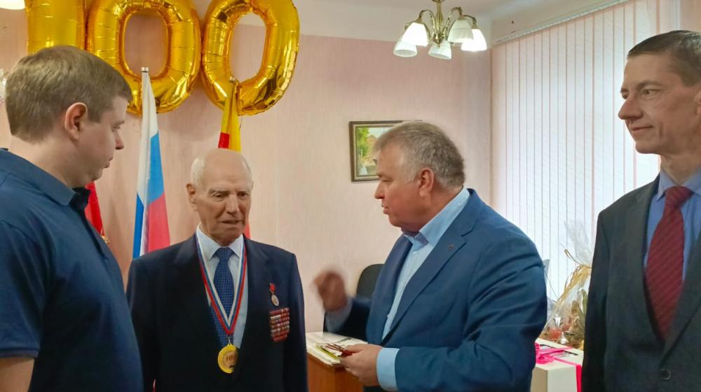 Воронеж: коммунист с 1945 года, фронтовик Н.Н. Борисов взял вековой рубеж!
