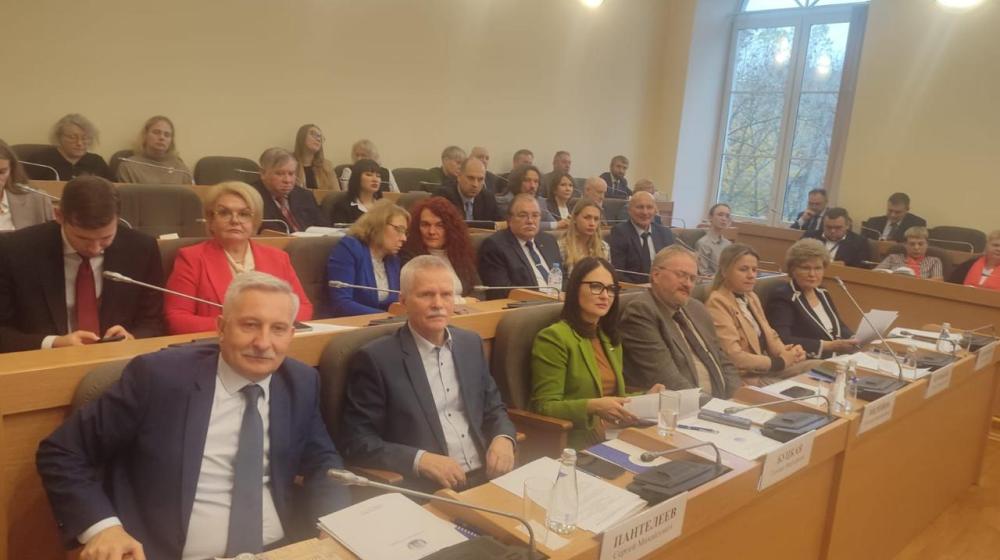 Санкт-Петербург. Сергей Пантелеев принял участие в выездном расширенном заседании Комитета Госдумы по защите семьи, вопросам отцовства, материнства и детства