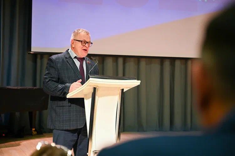 Заместитель Председателя Мособлдумы - руководитель фракции КПРФ Александр Наумов поздравил спортсменов Ленинского г.о.