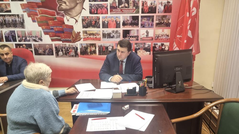 В День освобождения города Калинина Олег Лебедев провел прием избирателей в приемной всесоюзного старосты М.И. Калинина