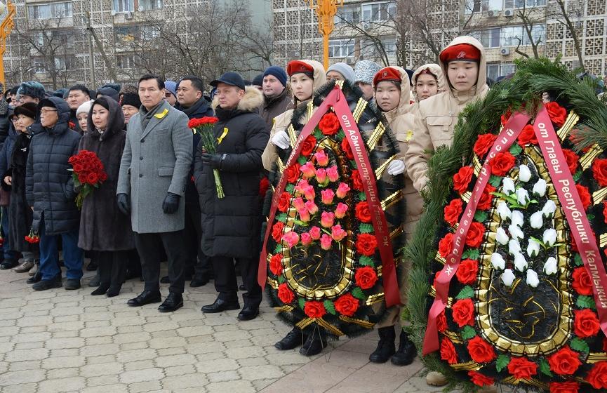 Первый секретарь Калмыцкого рескома партии Николай Нуров принял участие в митинге памяти жертв депортации калмыцкого народа