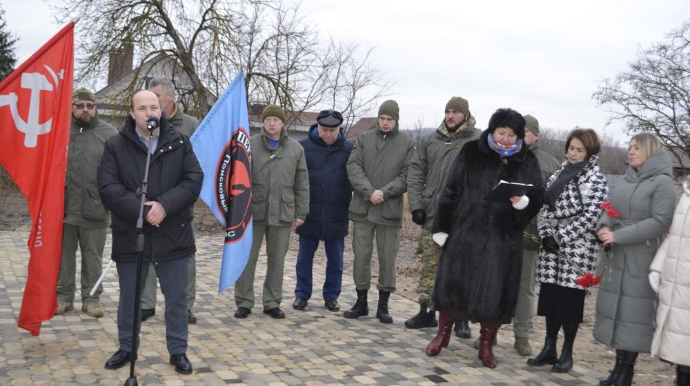 Воронежская область. В Каменно-Верховке торжественно захоронили  Неизвестного солдата, погибшего в Великую Отечественную войну