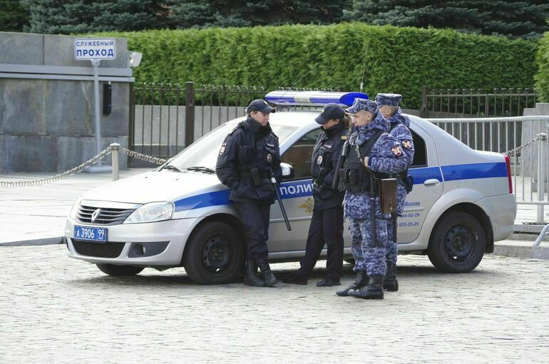 «Парламентская газета»: Депутаты КПРФ С.П. Обухов и М.Н. Матвеев внесли законопроект о запрете депортировать иностранцев участвовавших в СВО
