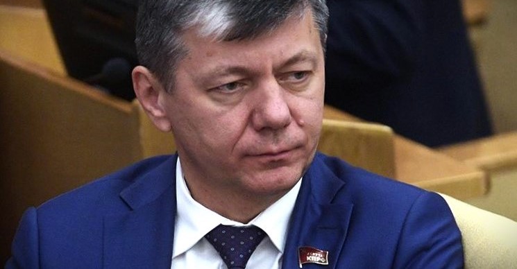 Дмитрий Новиков назвал изданию “Лента.ру” предпосылки начала переговоров по проблеме украинского конфликта