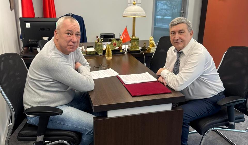 Состоялась встреча секретаря Московского обкома КПРФ Константина Черемисова с предпринимателем, вернувшимся из зоны СВО
