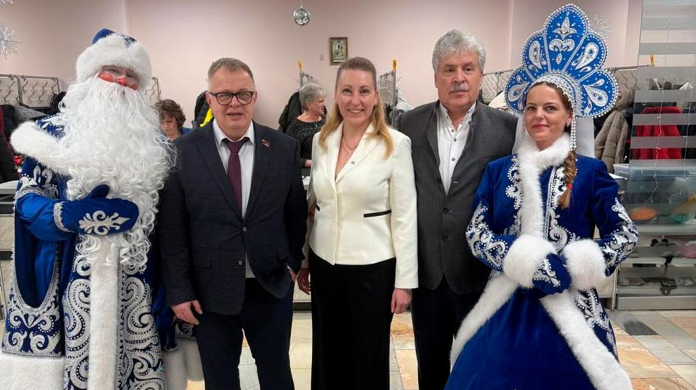 Мария Дробот и Александр Наумов приняли участие в предновогоднем празднике в «Совхозе имени Ленина»