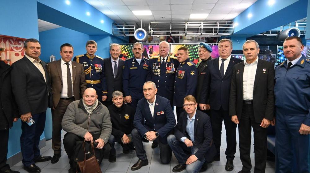 Пять полков 104-й десантно-штурмовой дивизии в Ульяновске получили боевые знамена