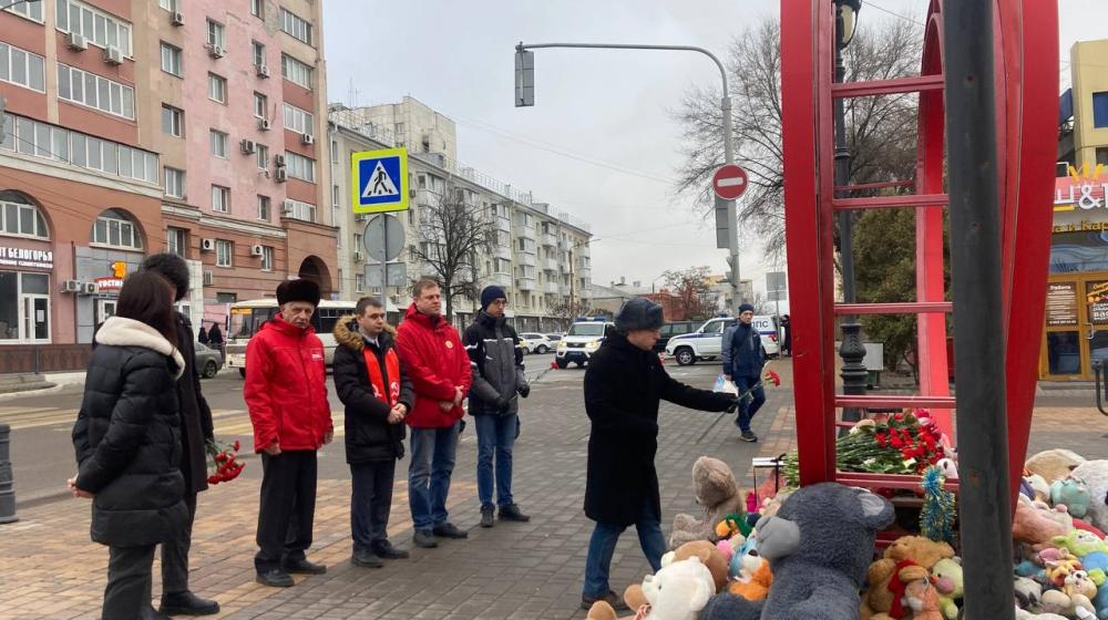 Белгородская область. Коммунисты и комсомольцы почтили память погибших мирных жителей – жертв украинских фашистов