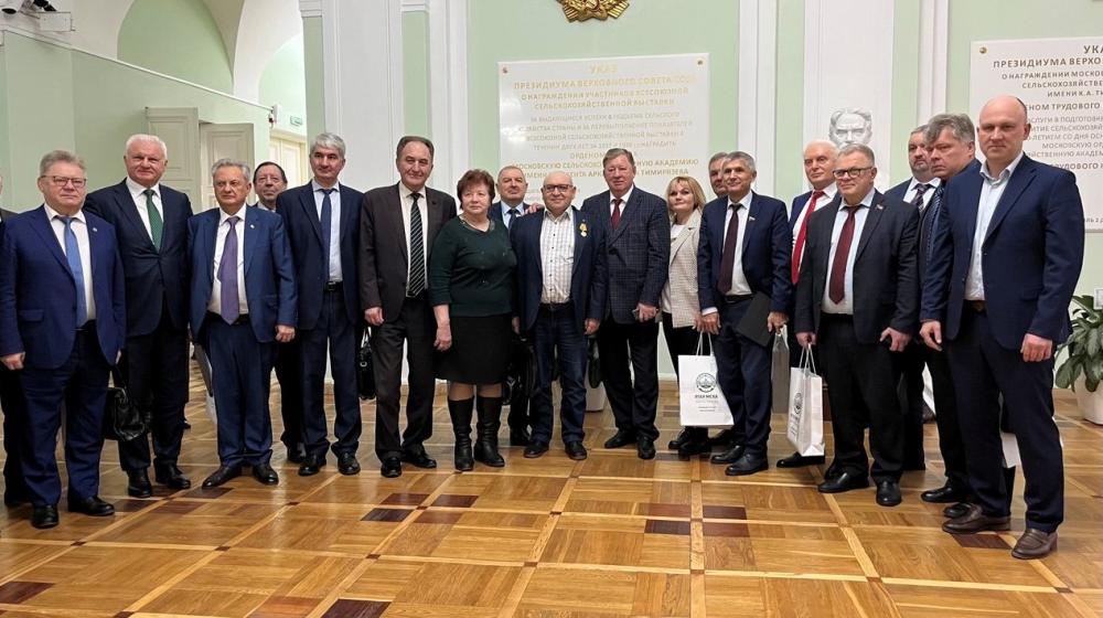 Руководитель фракции КПРФ в Мособлдуме Александр Наумов: Кадры решают все в аграрном комплексе страны