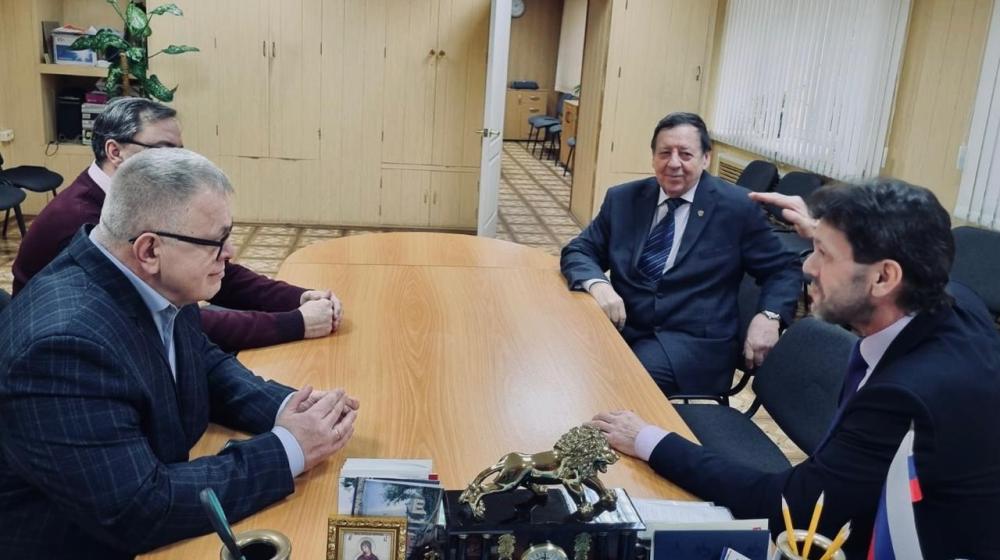 Руководитель фракции КПРФ в Мособлдуме Александр Наумов поздравил учащихся Ожерельевского железнодорожного колледжа с Днем студента