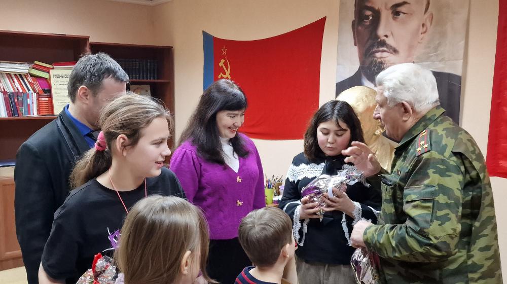 Рязанский Союз советских офицеров подарил детям новогодний праздник