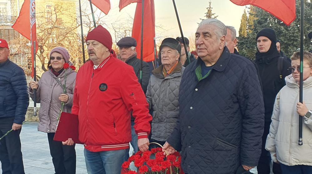 Севастопольские коммунисты, комсомольцы и общественники почтили память Владимира Ильича Ленина в Севастополе