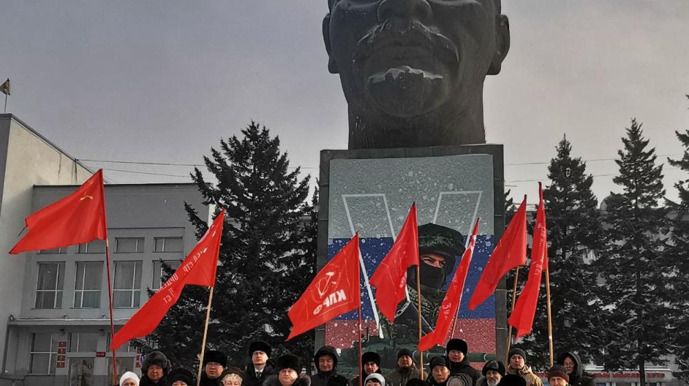 Коммунисты Бурятии почтили память Владимира Ильича Ленина