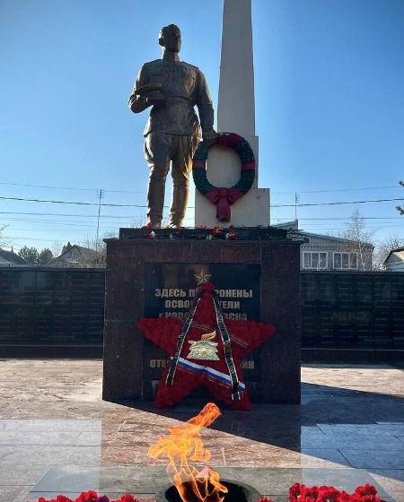 Коммунисты Ставрополья открыли памятную доску труженикам тыла, детям войны, солдатским вдовам 1941-1945