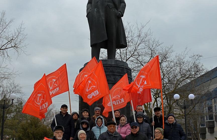 Коммунисты Калмыкии отметили День Памяти Ленина