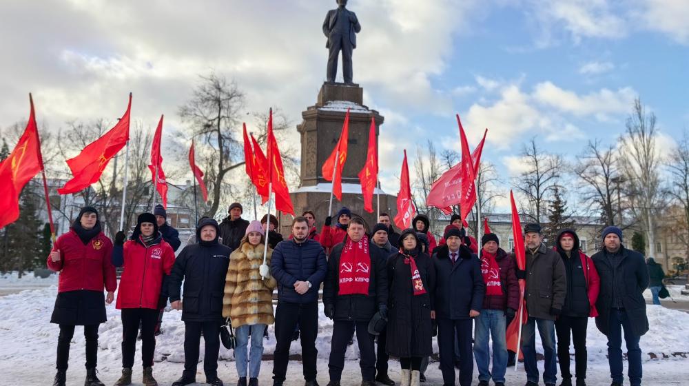 Коммунисты Самарской области почтили память Владимира Ильича Ленина