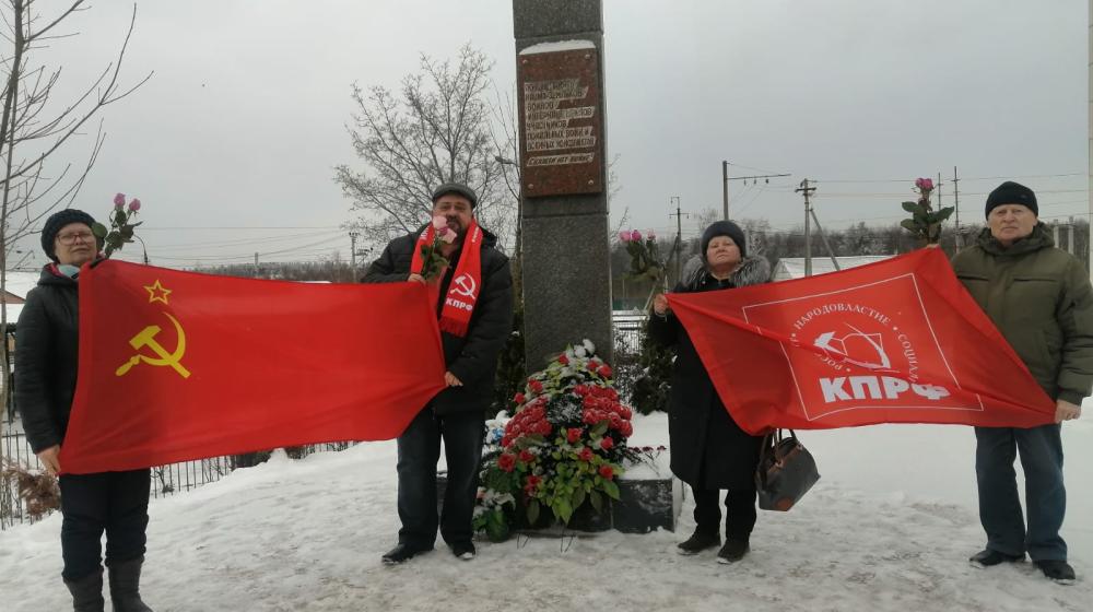 Подмосковные коммунисты: Мы не делим задачи на большие и малые, мы их решаем!