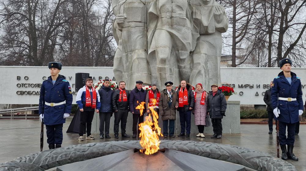 Рязанские коммунисты почтили память участников Сталинградской битвы