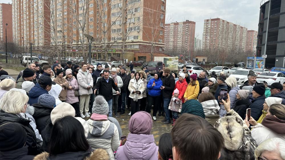 Краснодар. Коммунист-депутат Александр Сафронов встретился с жителями микрорайона «Панорама»