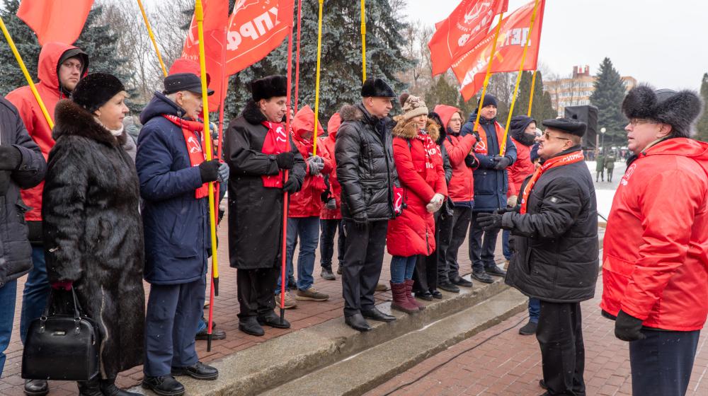 Наш народ не победить! Курские коммунисты почтили память защитников города