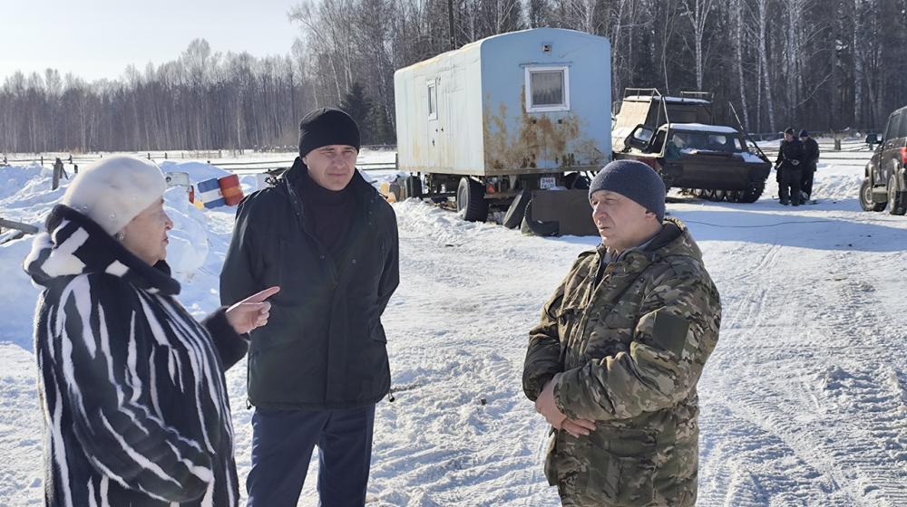 Лидер коммунистов Тюменской области Тамара Казанцева посетила труднодоступные территории Заболотья, где встретилась с бригадой, построившей зимники
