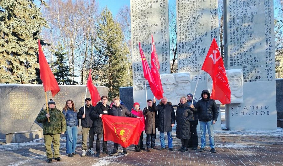 Автопробег в Вологде в честь 107-й годовщины создания Красной Армии