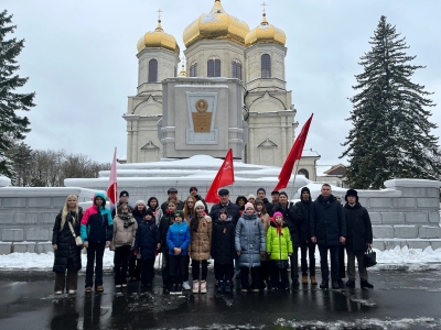 Пионеры и комсомольцы города Ставрополя посетили музей Великой Отечественной войны «Память»