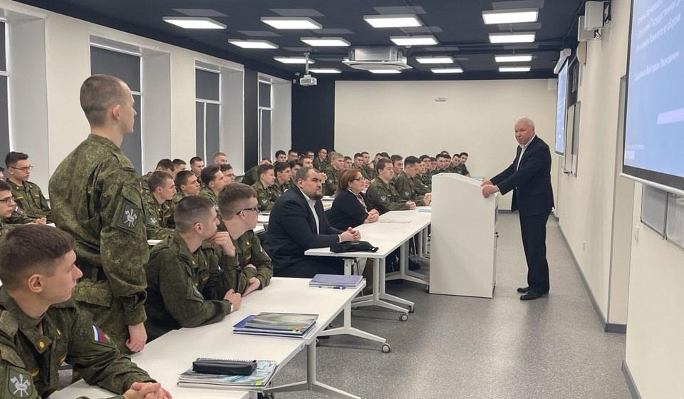 Виктор Иванович Соболев посетил Военный учебный центр ТюмГУ