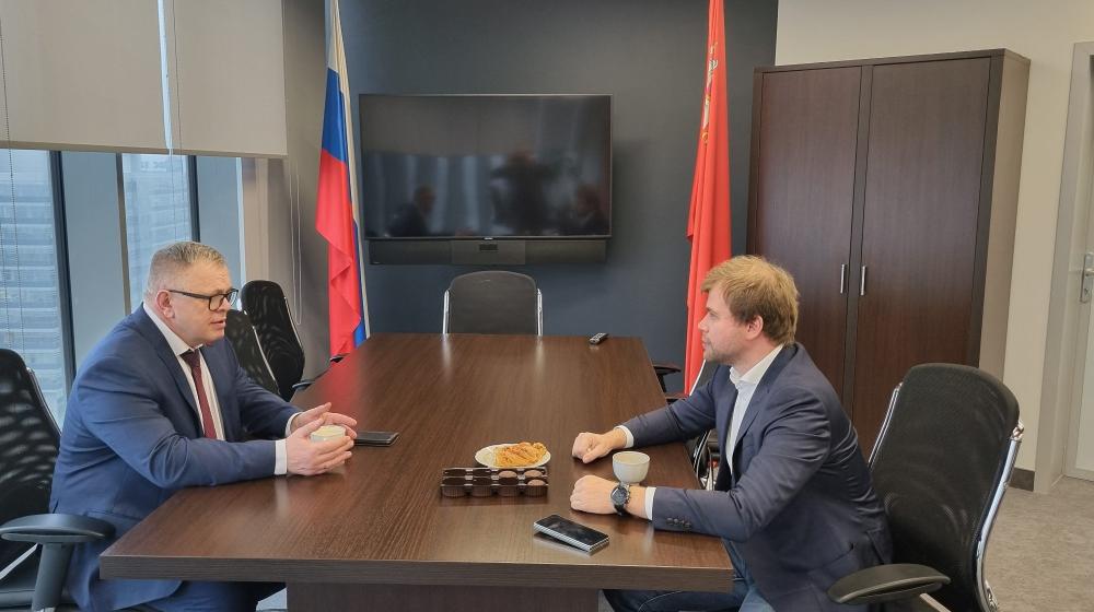 Депутаты-коммунисты региональных парламентов Александр Наумов и Леонид Зюганов обсудили формат совместной работы