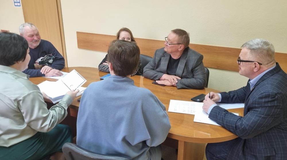Руководитель фракции КПРФ в Московской областной Думе Александр Наумов провел прием жителей в Домодедове