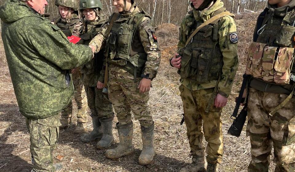 Участники специальной военной операции вступают в ряды Нижегородского регионального отделения КПРФ, находясь на территории СВО