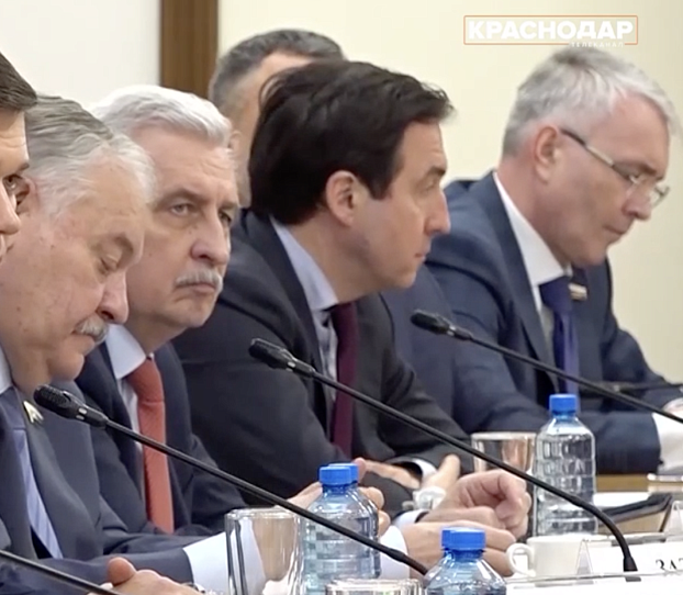 Краснодарский край. Депутат-коммунист Госдумы Н.И. Осадчий поднял в ходе рабочей встречи с губернатором тему исторической памяти, поддержки «детей войны» и кубанских семей при рождении ребенка