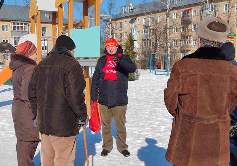 Руководство Ивановского обкома КПРФ провело встречи с жителями города Заволжск