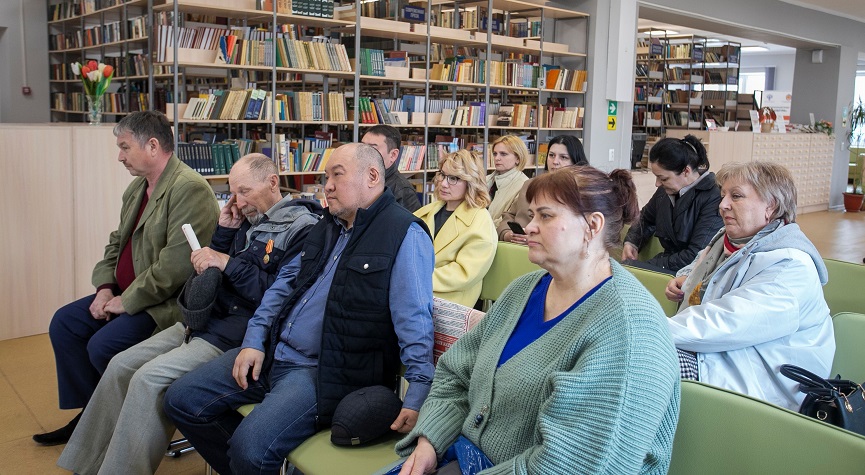 Республика Калмыкия. Лидер местных коммунистов Николай Нуров выступил перед избирателями в селе Садовое