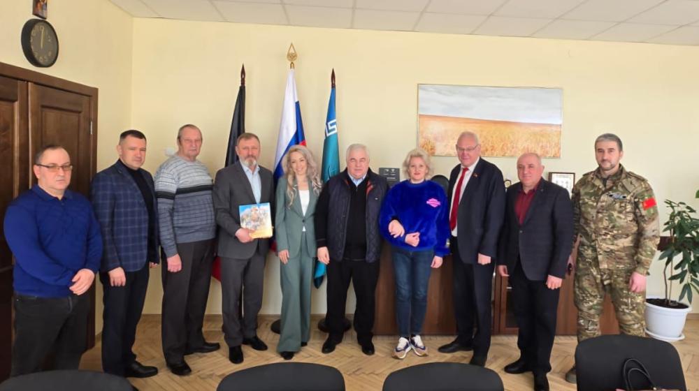 Делегация КПРФ во главе с Казбеком Тайсаевым прибыла в Донецкую Народную Республику