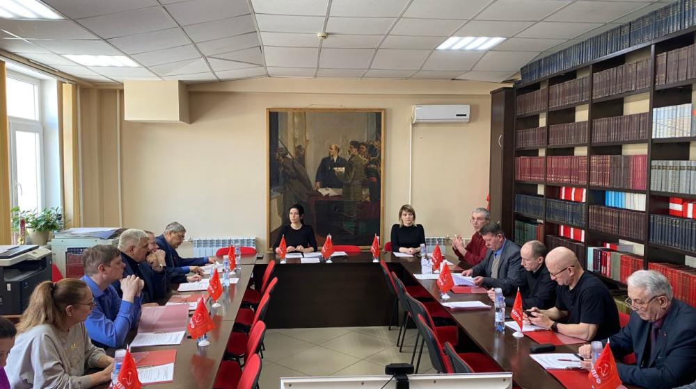 Мария Прусакова: В условиях системного кризиса капитализма деятельность партийных организаций Алтайского края направлена на социальную поддержку трудящихся