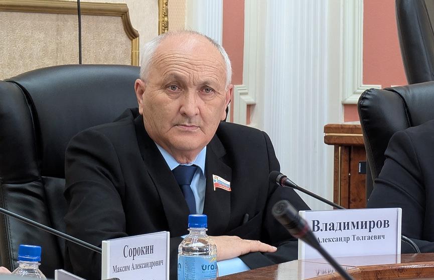 Коммунист  Александр Владимиров избран заместителем Председателя Элистинского городского Собрания